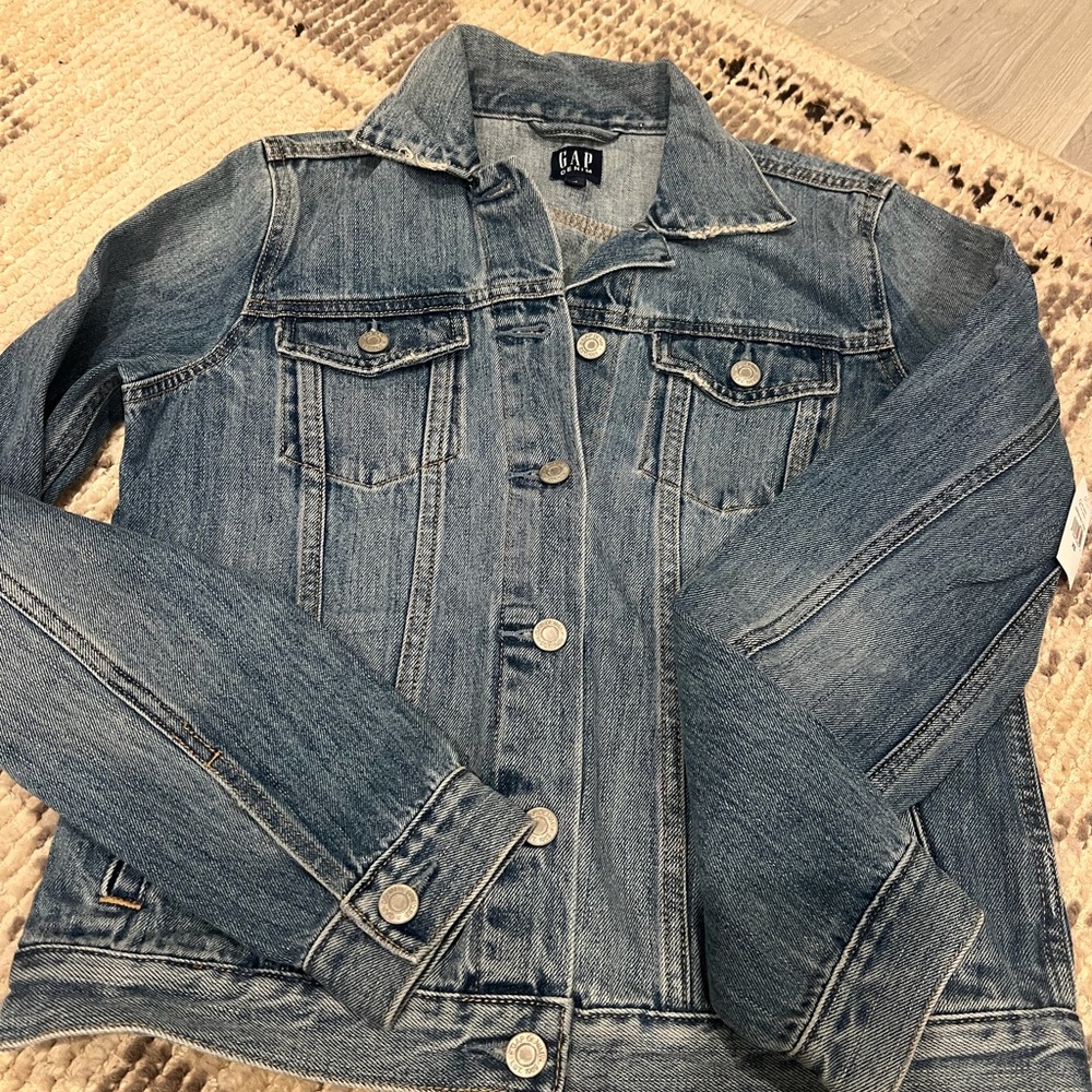 GAP Women's Classic Blue Jean Jacket